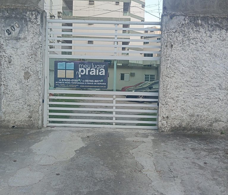 Chale com ar 2 quadras da praia da Enseada