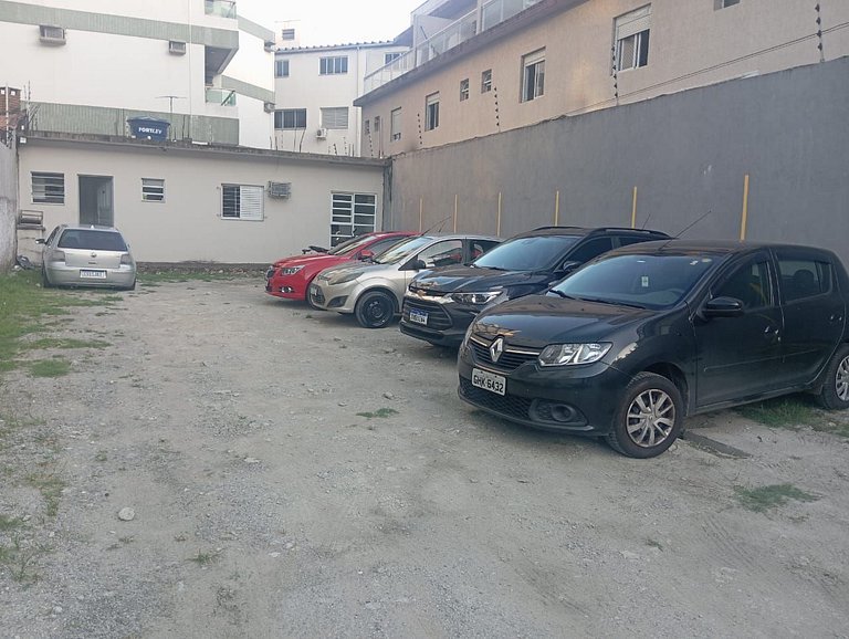 Chale com ar 2 quadras da praia da Enseada
