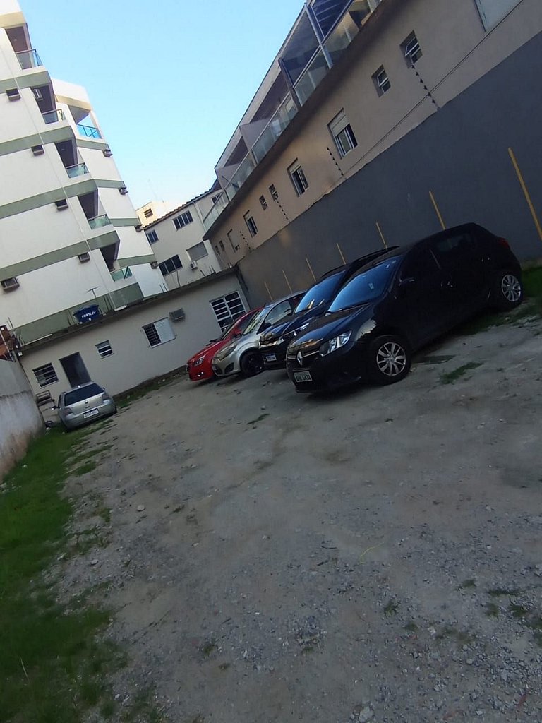 Chale com ar 2 quadras da praia da Enseada