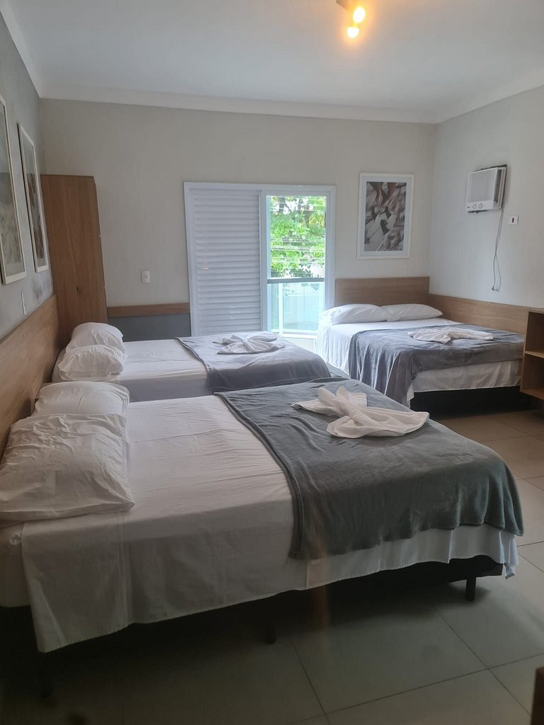 Kitnet 8 em Pousada com Piscina na Enseada