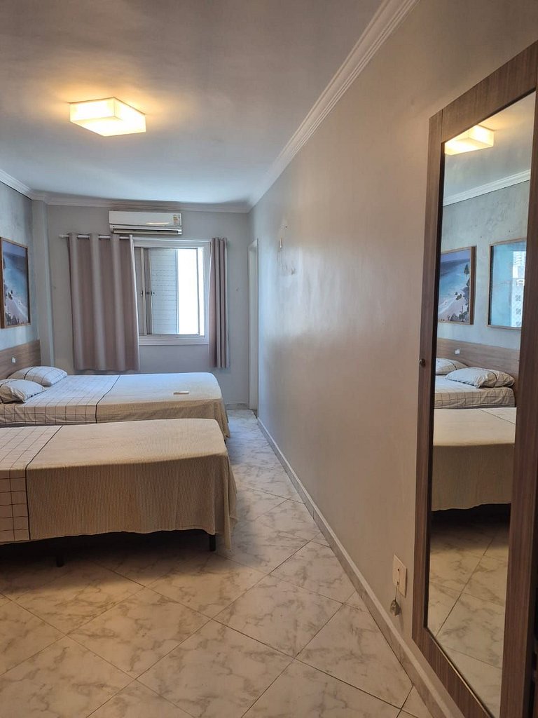 Cobertura de 3 quartos com hidromassagem e vista do por-do-s