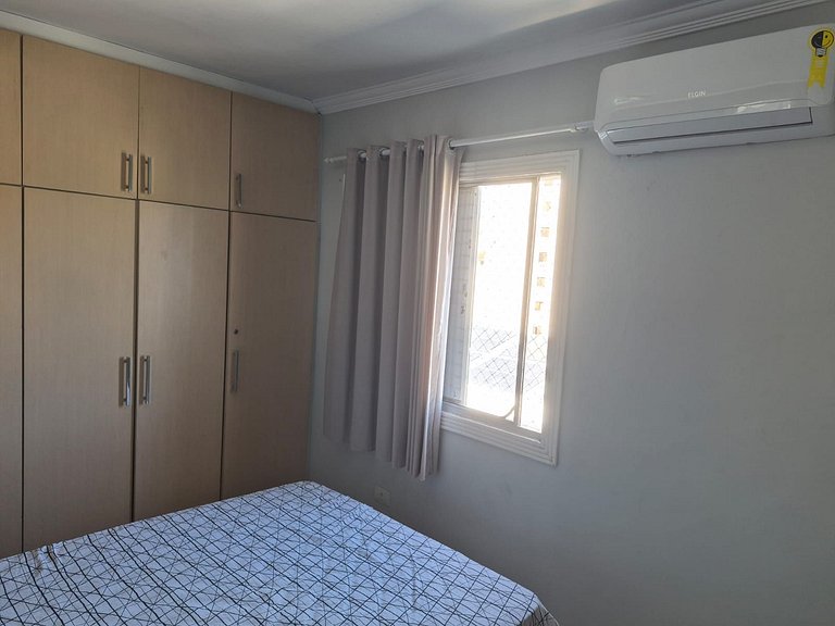 Cobertura de 3 quartos com hidromassagem e vista do por-do-s