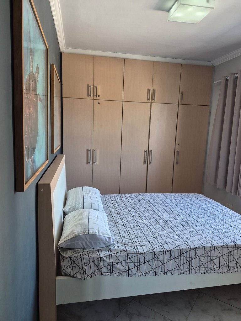 Cobertura de 3 quartos com hidromassagem e vista do por-do-s