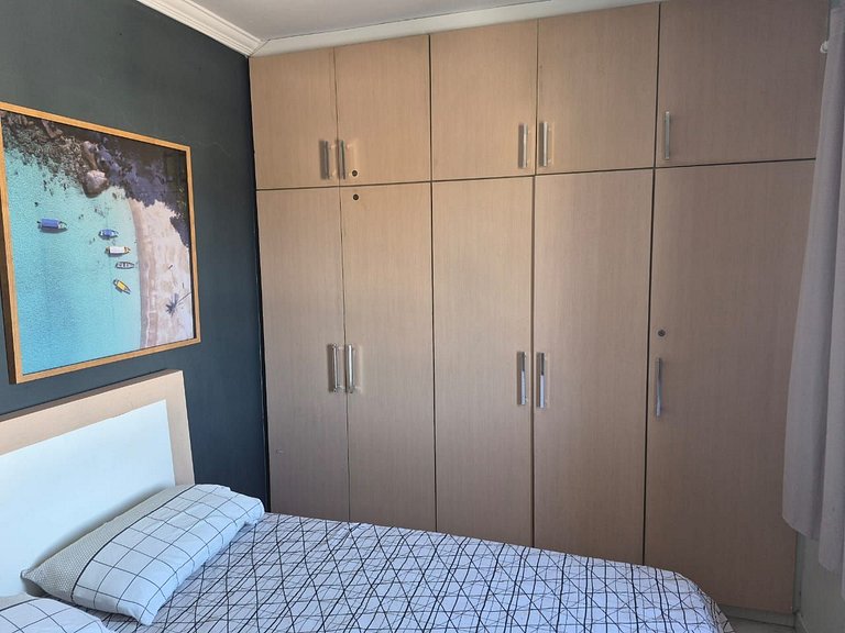 Cobertura de 3 quartos com hidromassagem e vista do por-do-s