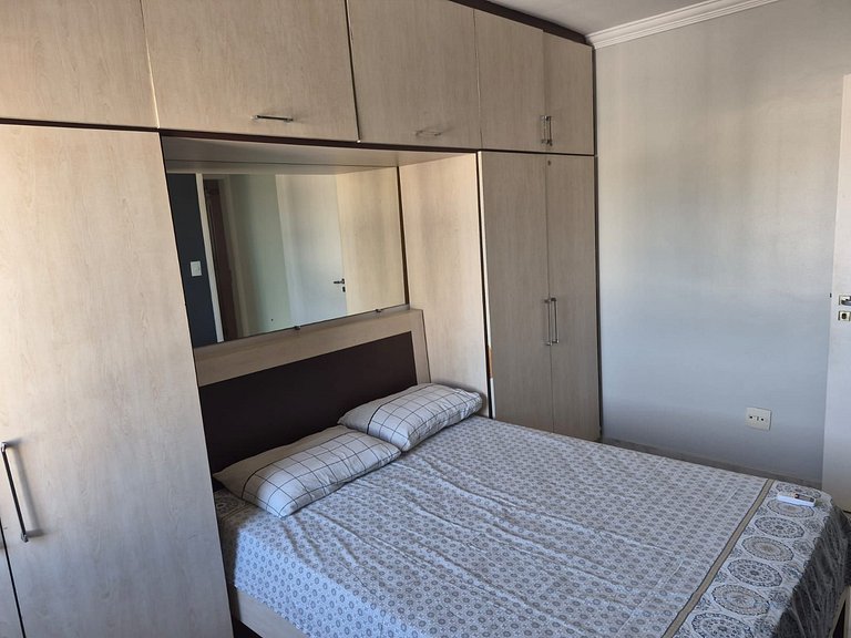 Cobertura de 3 quartos com hidromassagem e vista do por-do-s