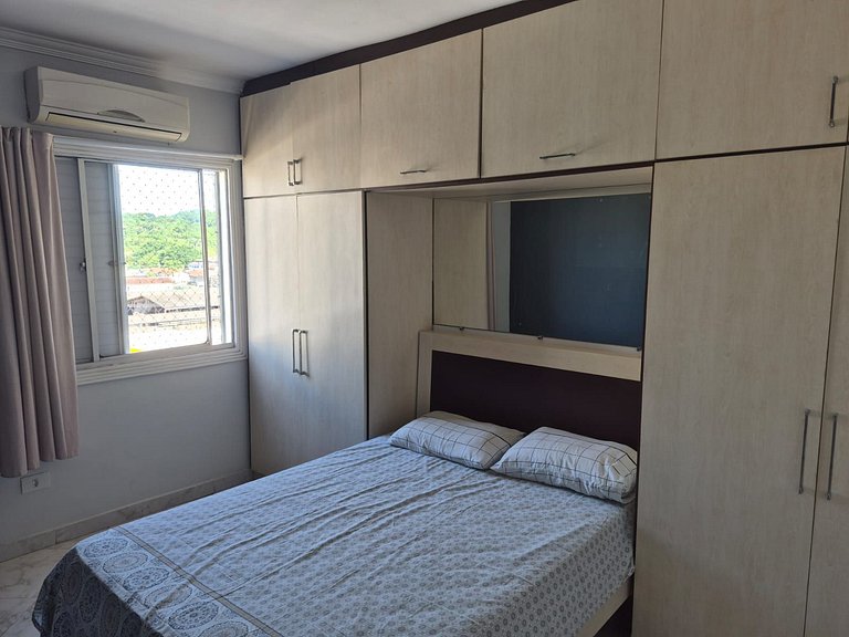Cobertura de 3 quartos com hidromassagem e vista do por-do-s
